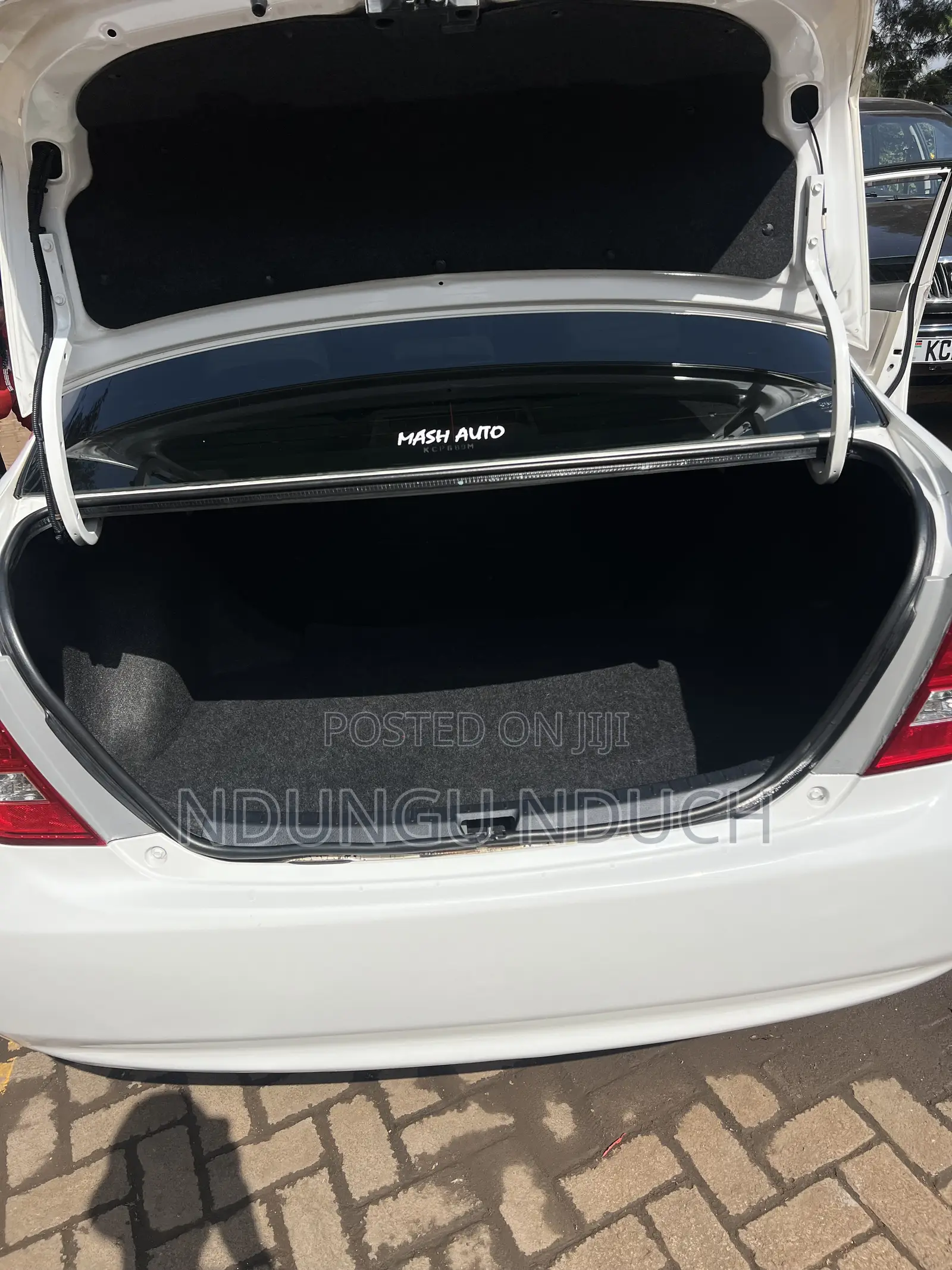 Toyota Axio 1.5 G 2WD 2011 White