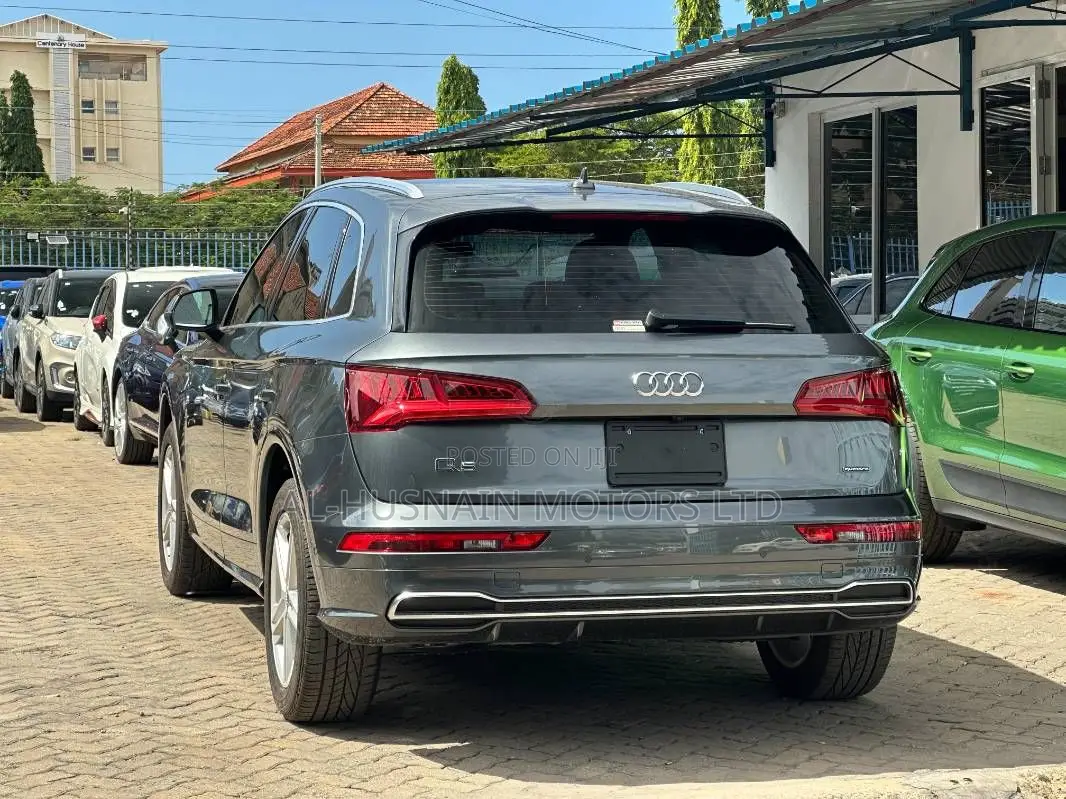 Audi Q5 2.0T Premium AWD quattro 2019 Gray