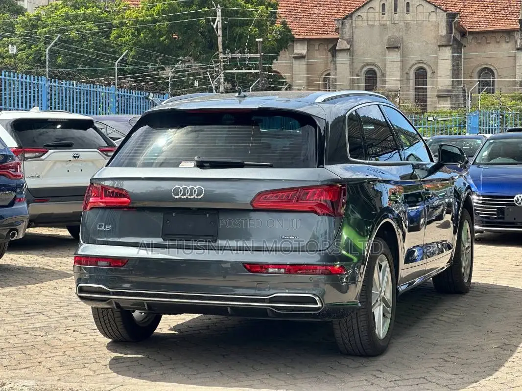 Audi Q5 2.0T Premium AWD quattro 2019 Gray