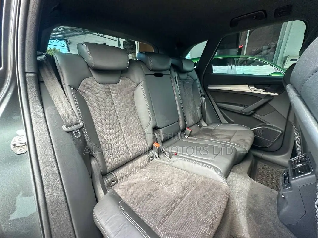 Audi Q5 2.0T Premium AWD quattro 2019 Gray