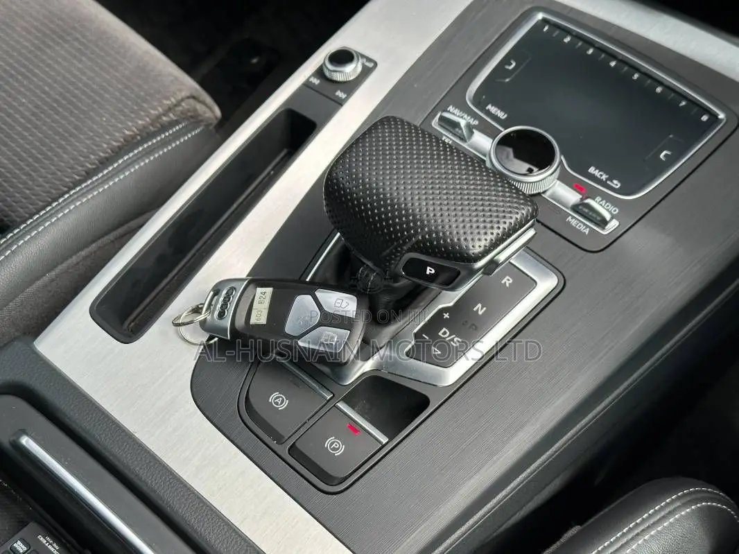 Audi Q5 2.0T Premium AWD quattro 2019 Gray