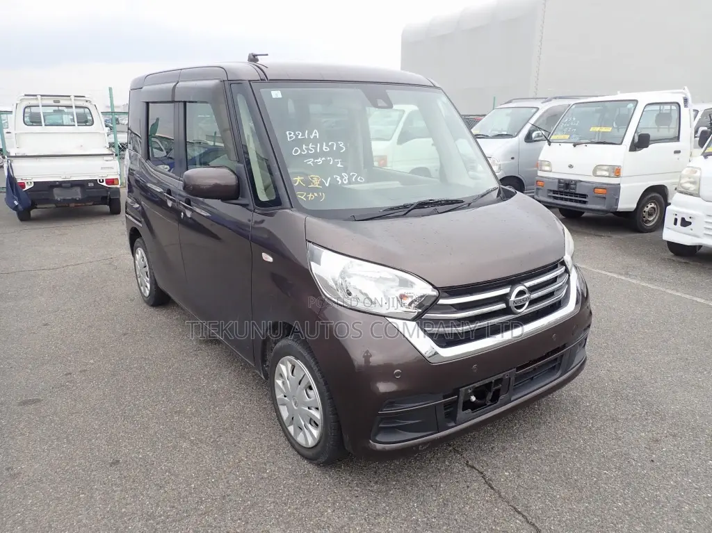 Nissan Dayz Roox 2019 Brown