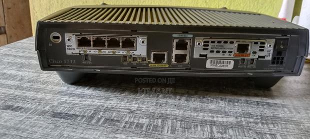 Used Cisco1700 Series Router - thumbnail 3