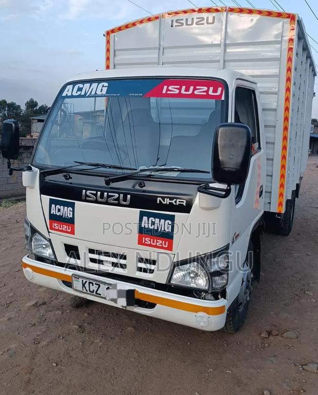 Isuzu NKR Very Clean - thumbnail 3