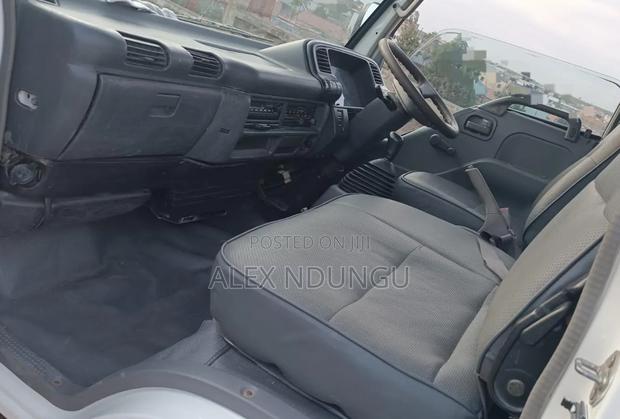 Isuzu NKR Very Clean - thumbnail 4