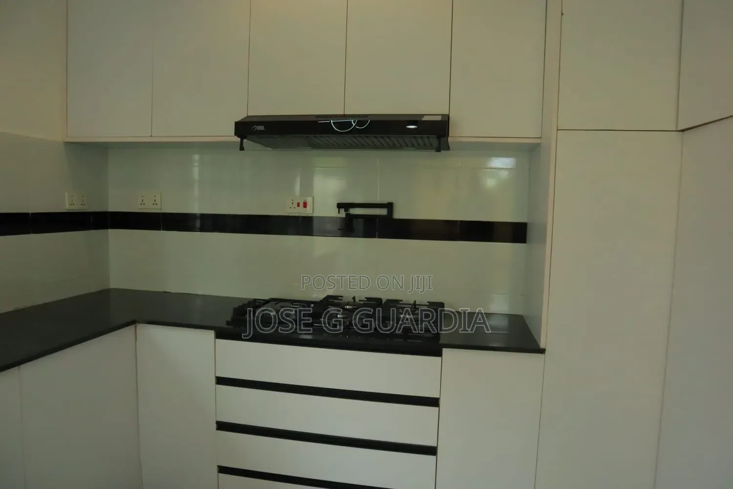3bdrm House in Kagaa Estate, Township G for sale