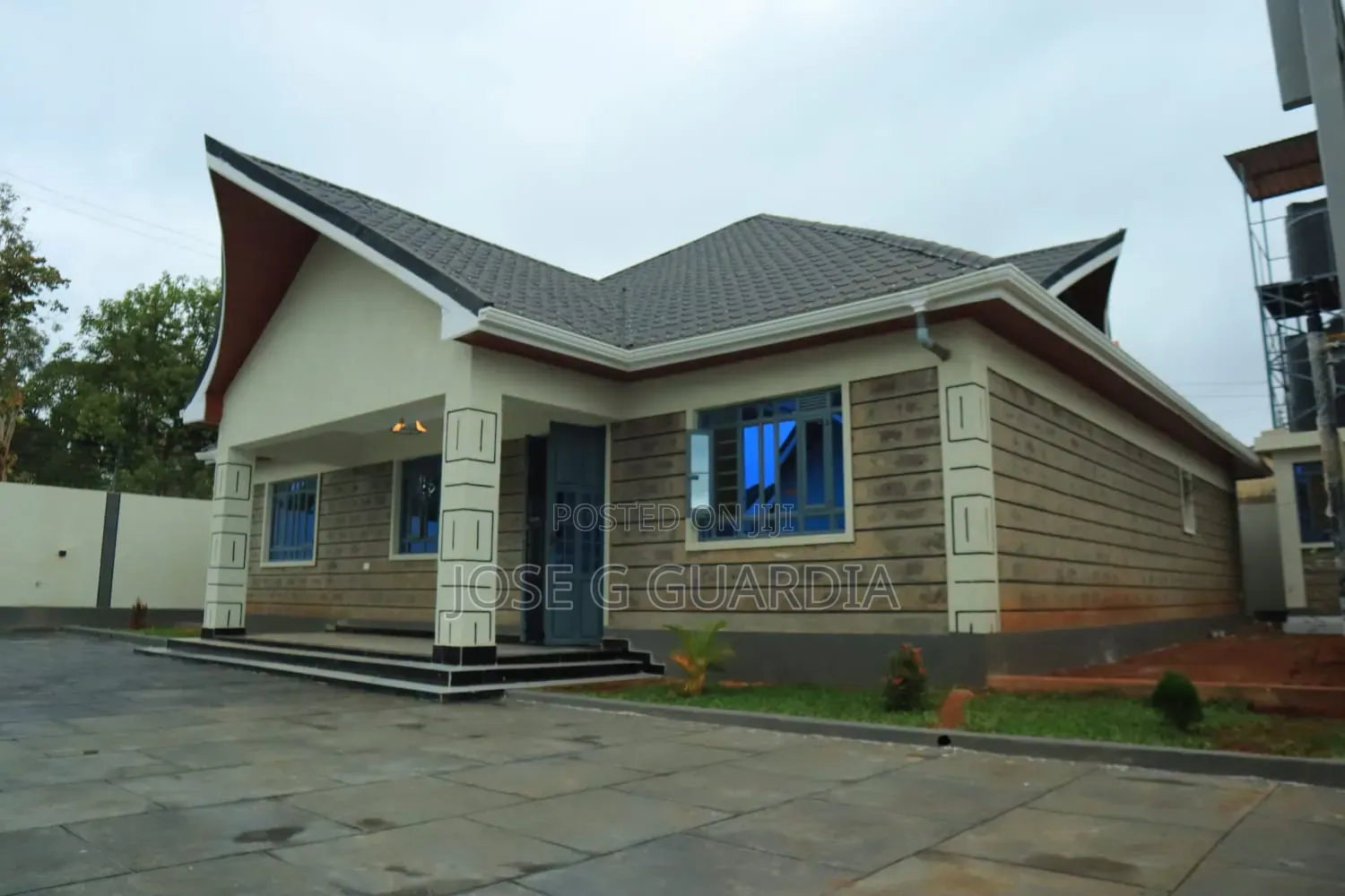 3bdrm House in Kagaa Estate, Township G for sale