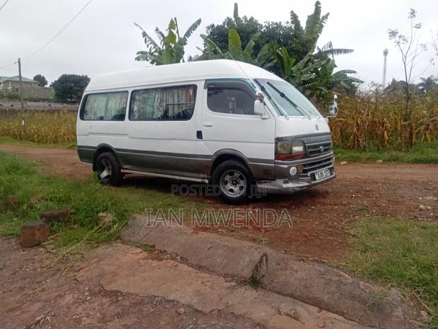 Toyota HiAce 1993 White - thumbnail 4