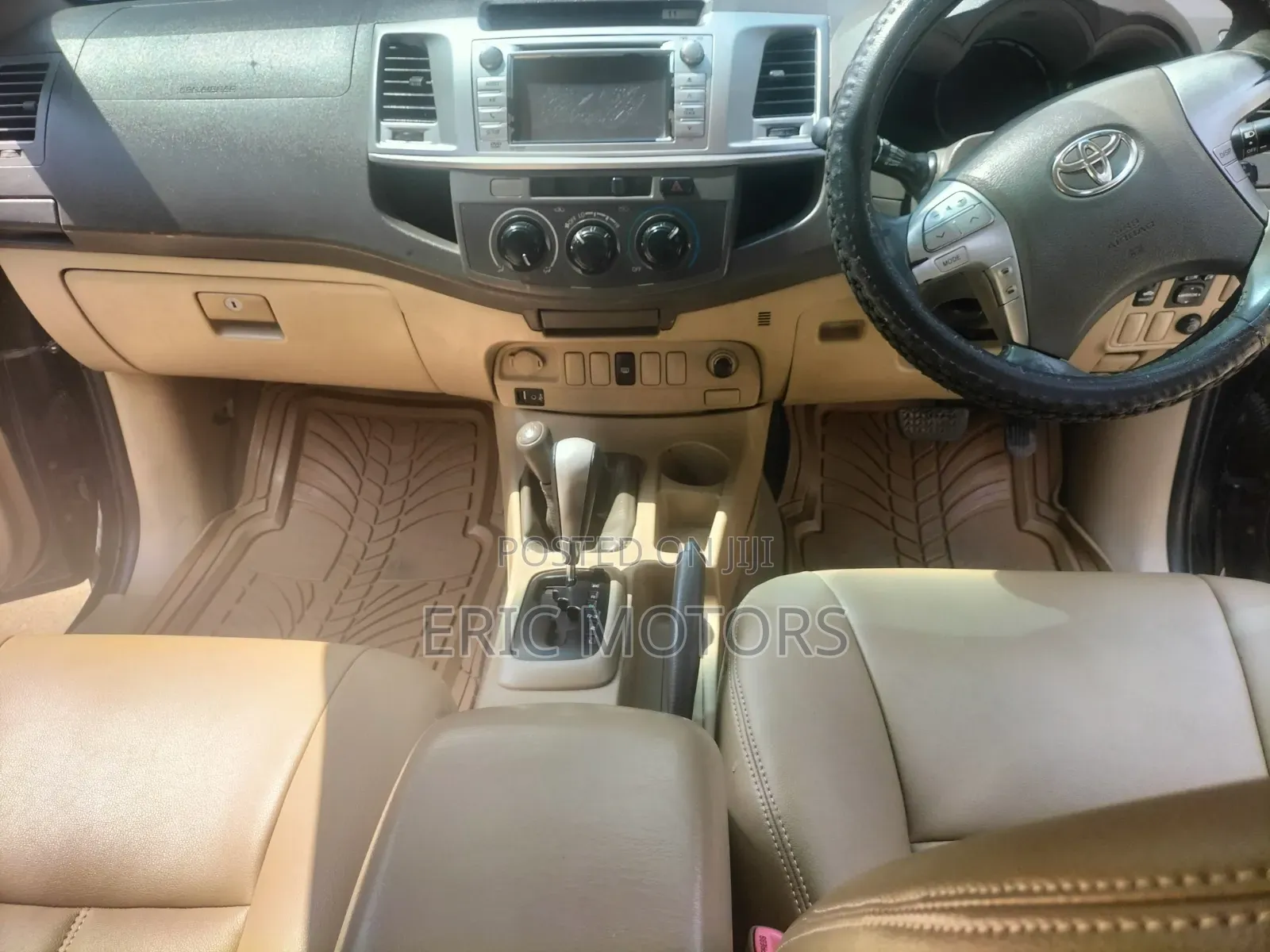 Toyota Hilux 2013 Black