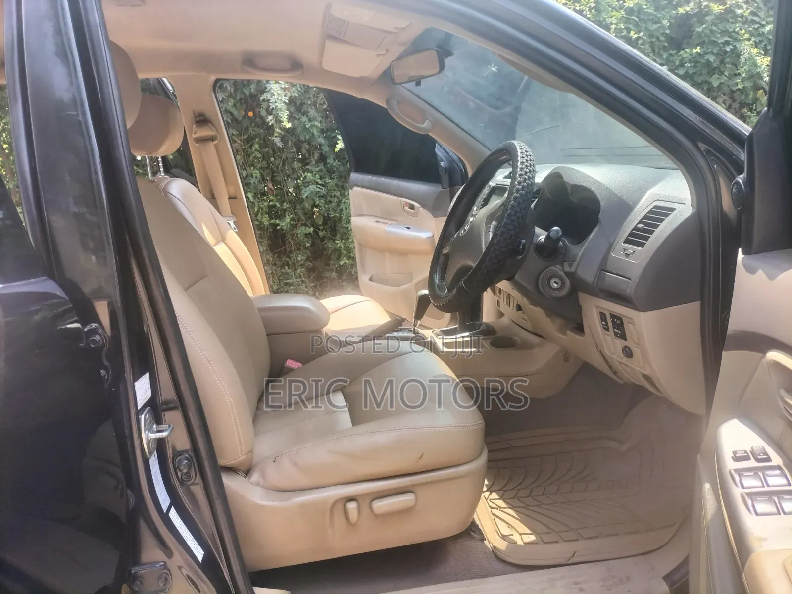 Toyota Hilux 2013 Black
