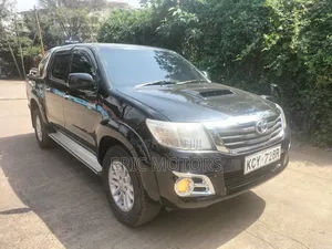 Toyota Hilux 2013 Black