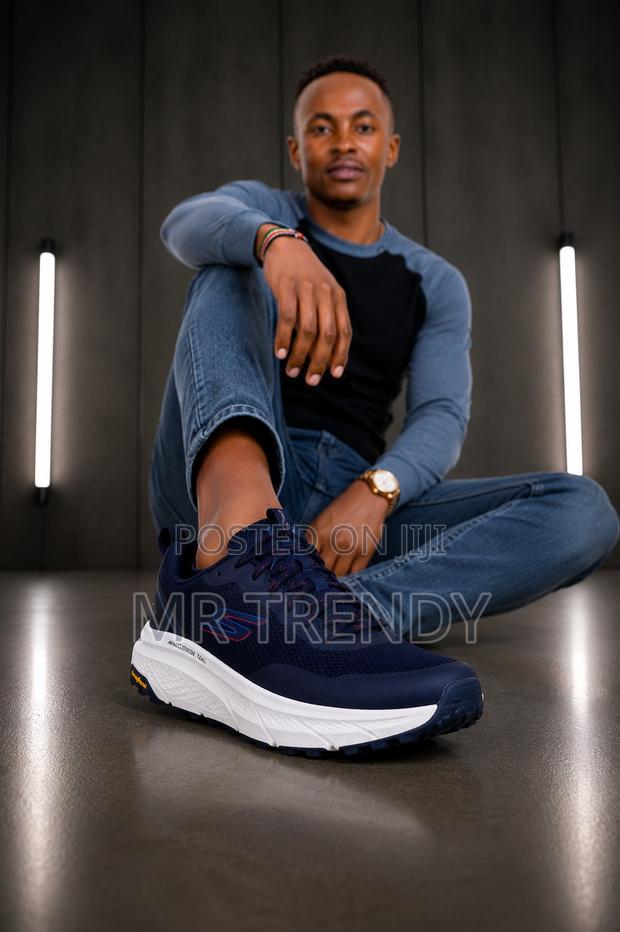 Max Cushion Running Skechers