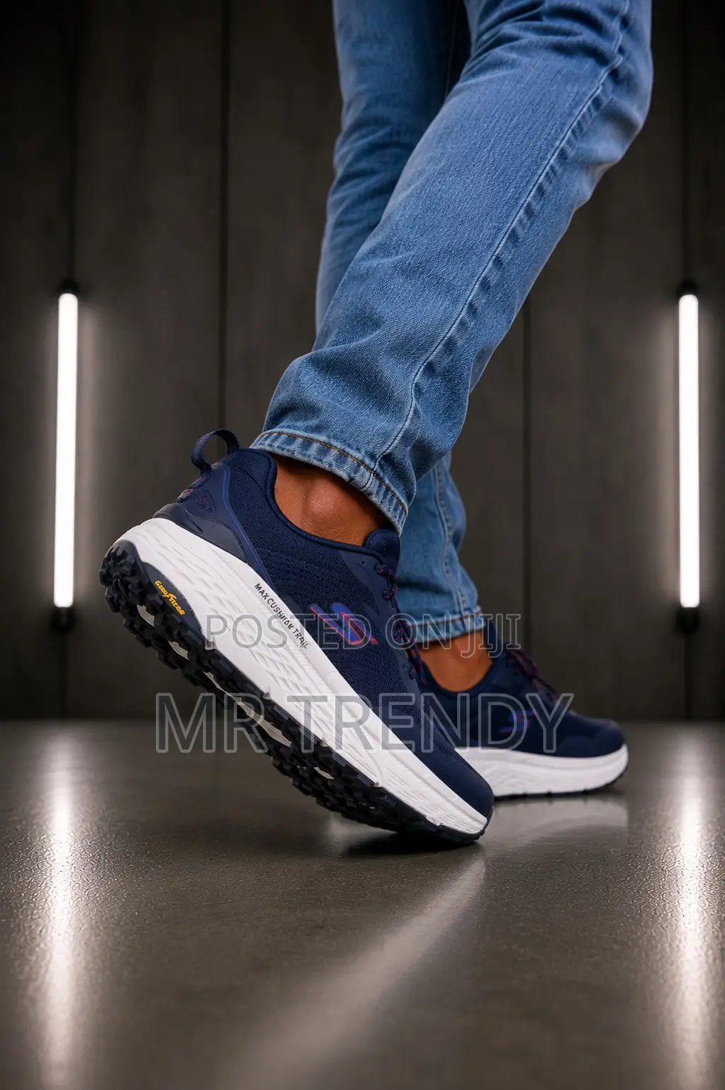 Max Cushion Running Skechers