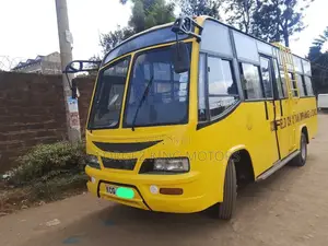Isuzu Std 2815 2013 Yellow