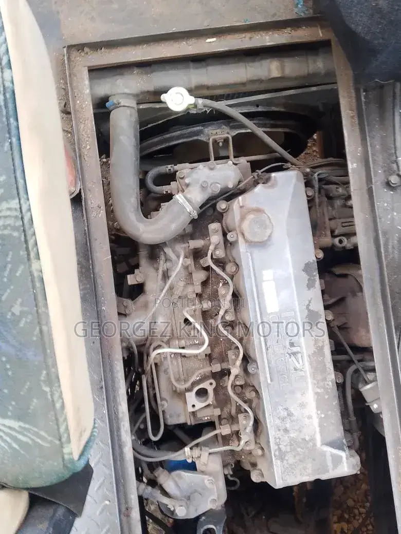 Isuzu Std 2815 2013 Yellow