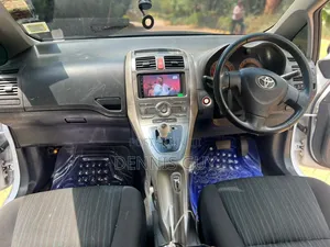 Toyota Auris 2009 White
