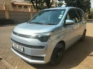 Toyota Spade 2014 Blue