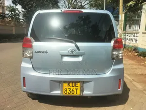Toyota Spade 2014 Blue
