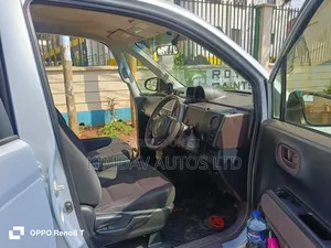 Toyota Spade 2014 Blue