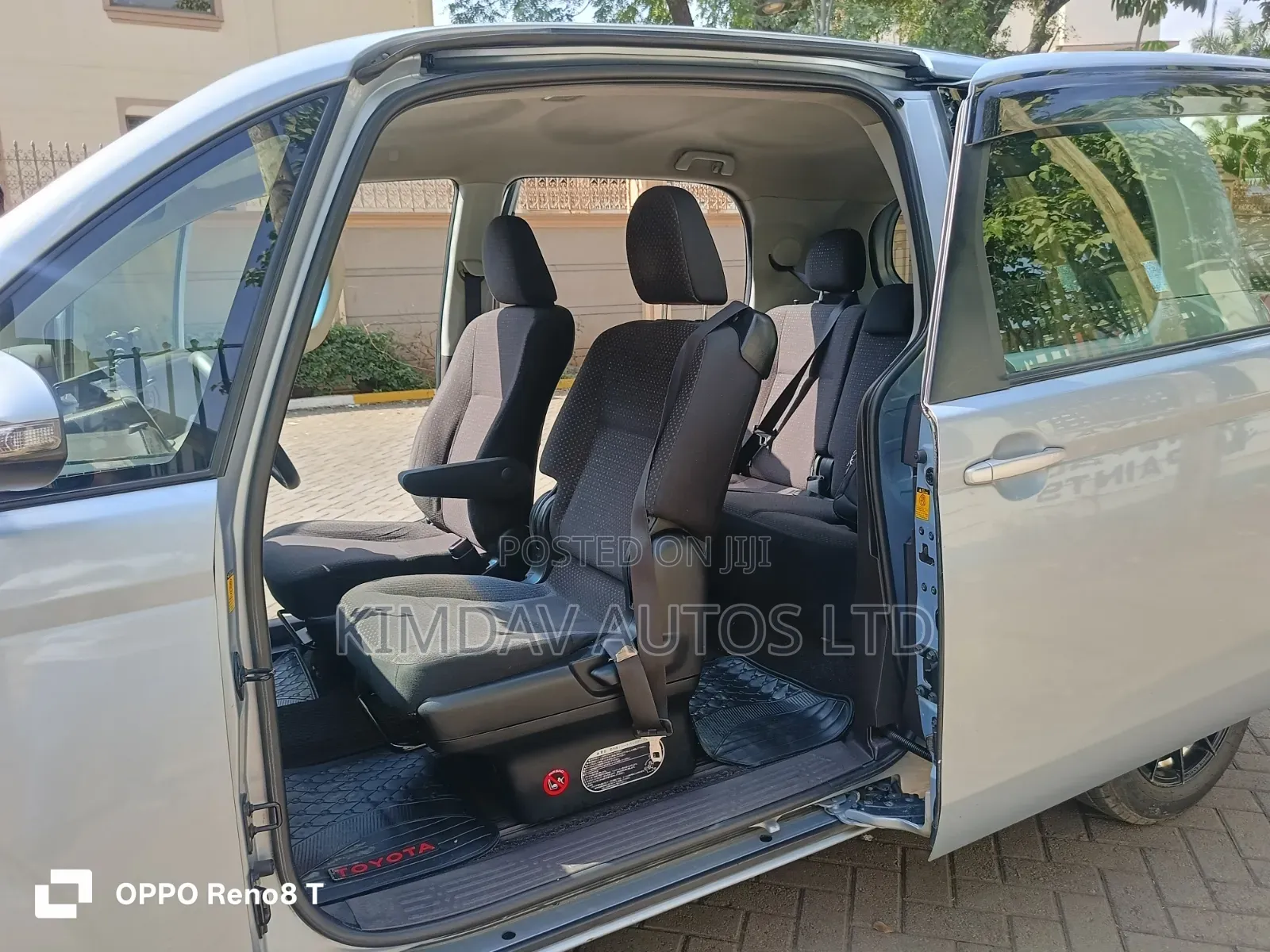 Toyota Spade 2014 Blue