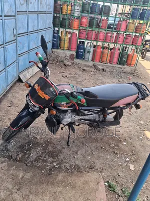 Bajaj Boxer 150 UG 2025 Black