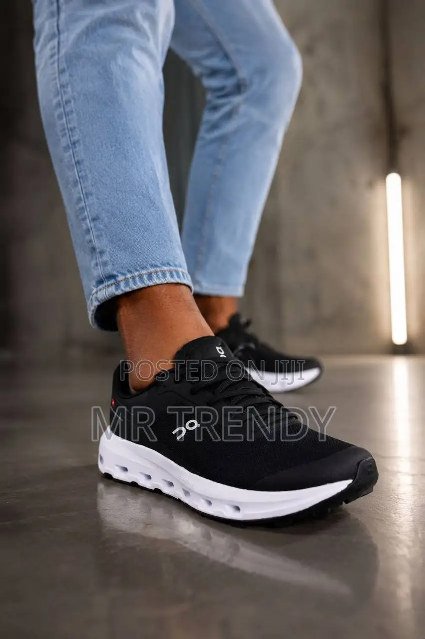 On Cloud Cloudstride Performance Sneakers