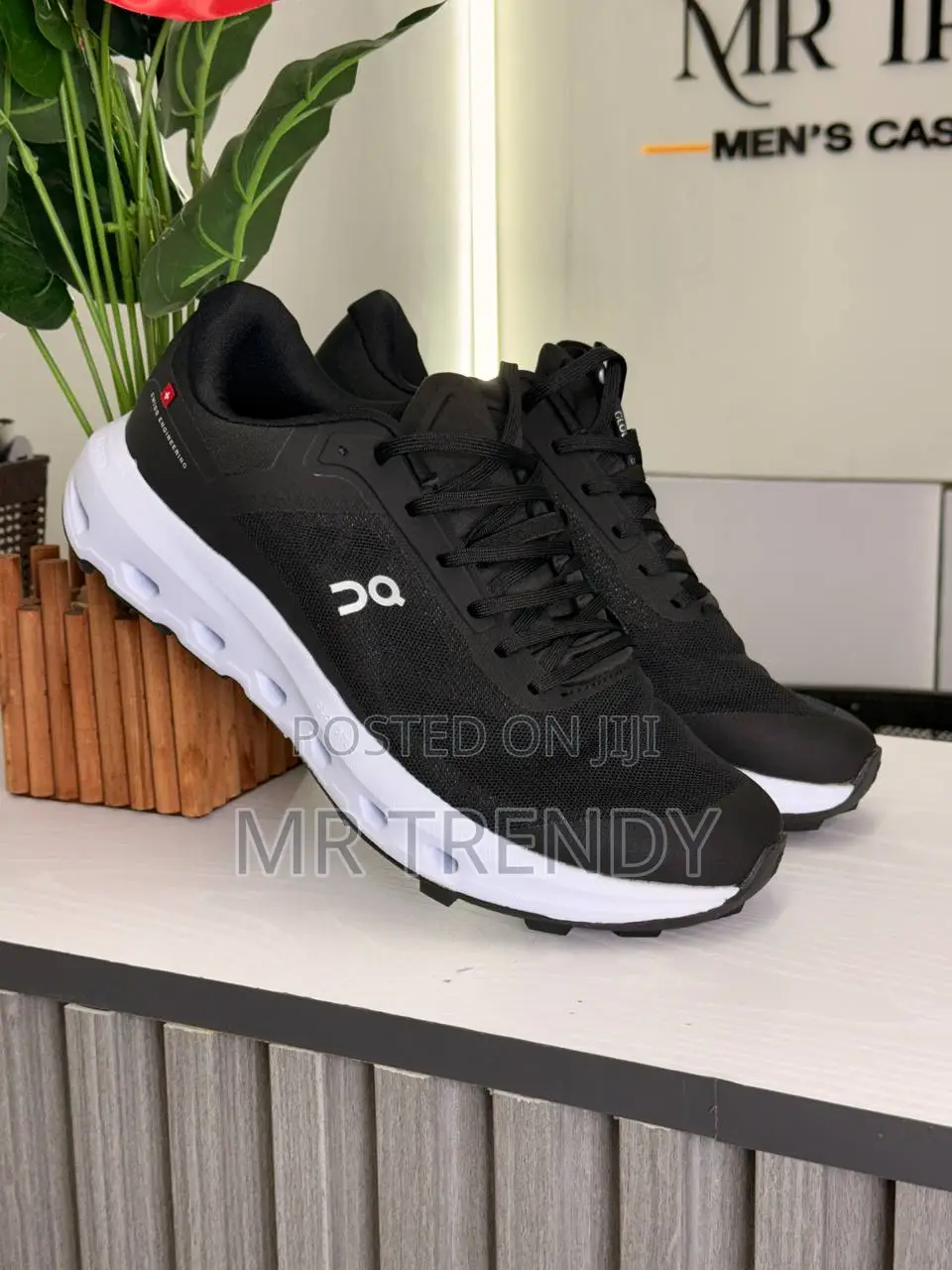 On Cloud Cloudstride Performance Sneakers