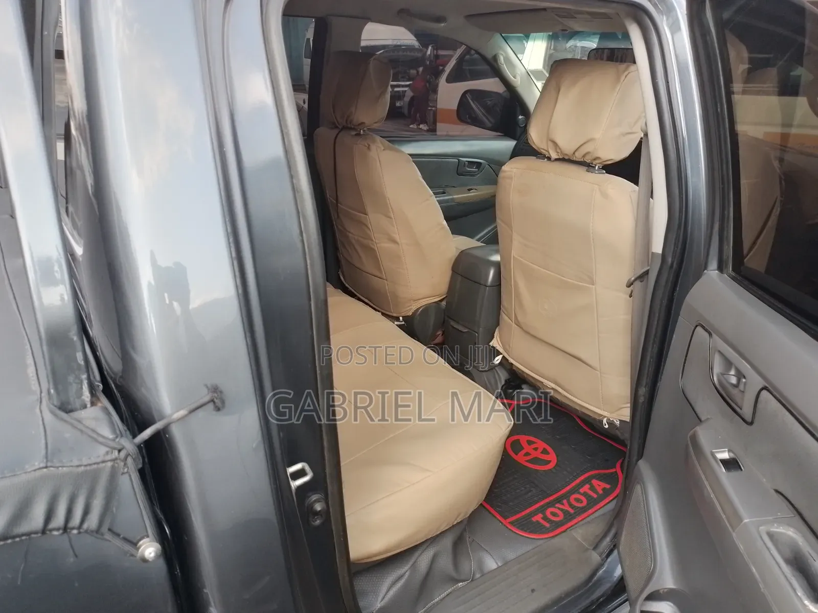 Toyota Hilux 2014 Gray