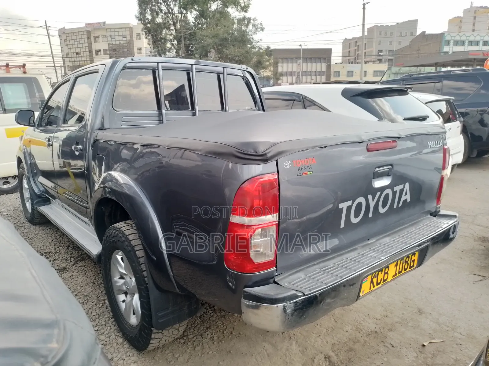 Toyota Hilux 2014 Gray