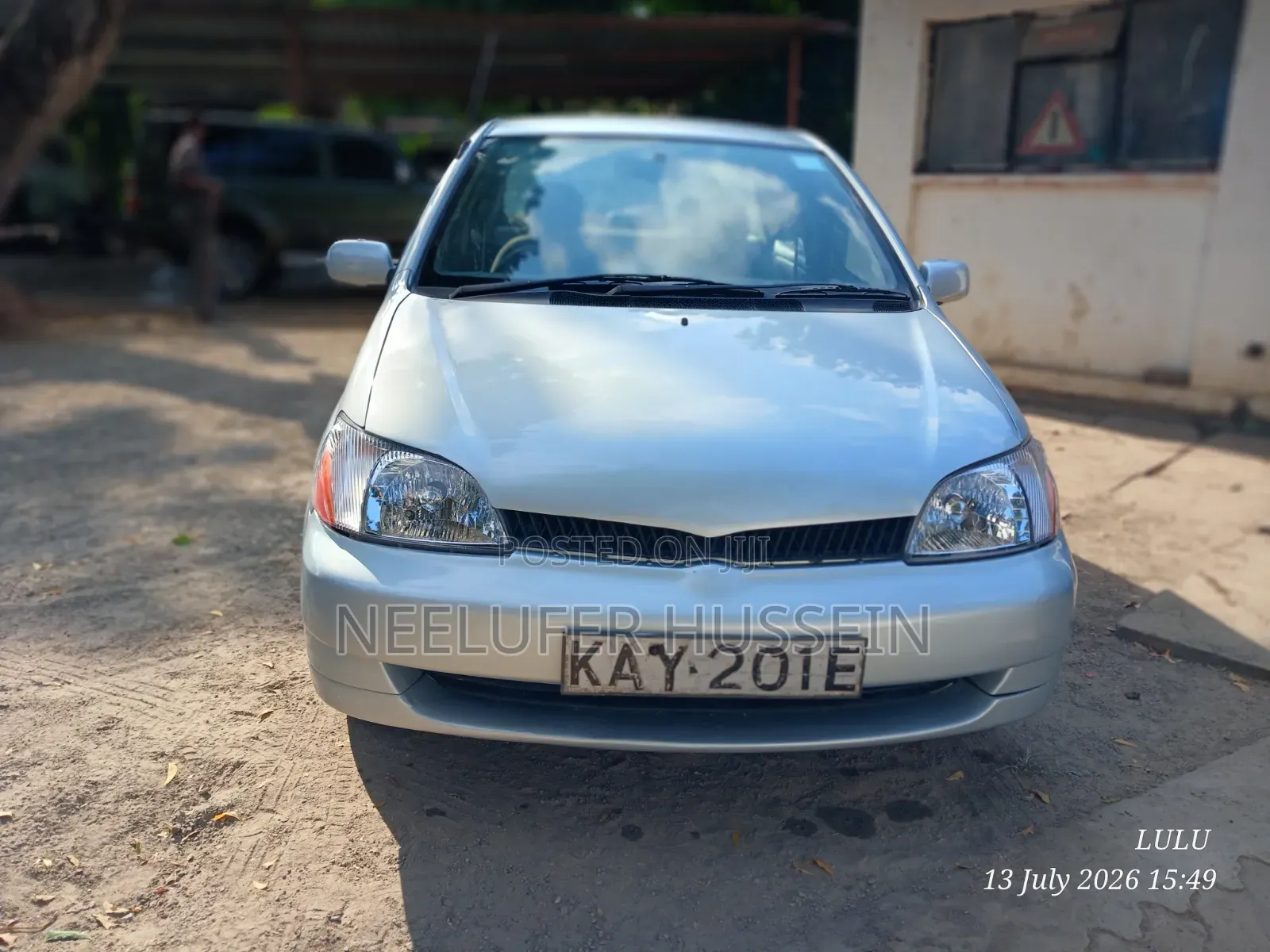 Toyota Platz 2000 Silver