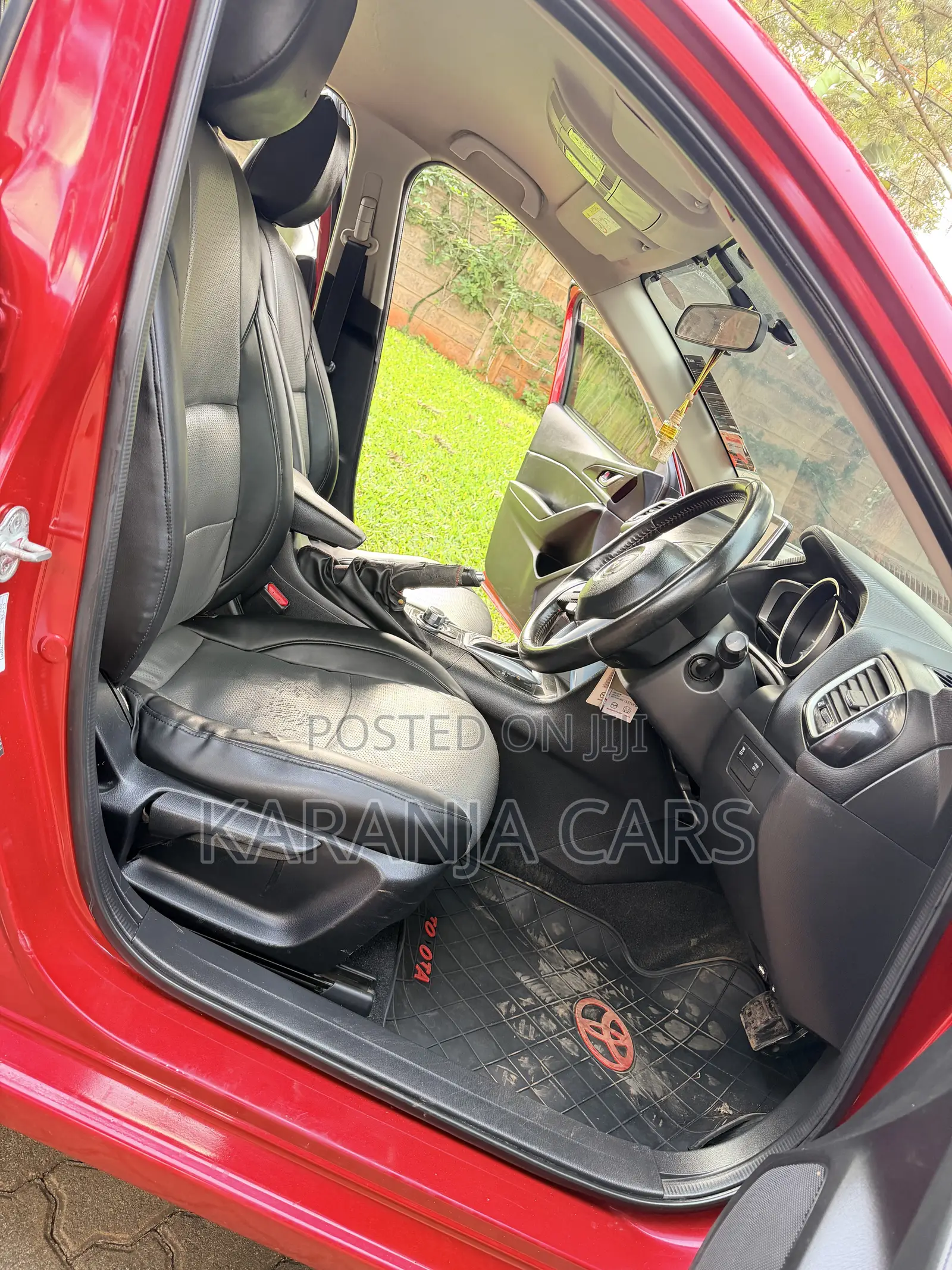 Mazda Axela SV Premium 2014 Red