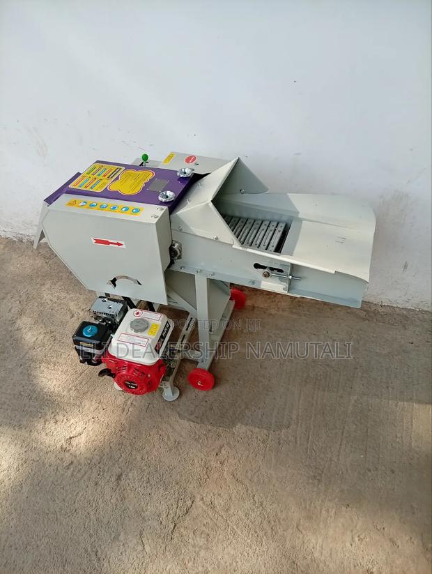 Agricultural High Speed Chaff Cutter for Fresh and Dry Fodder 7.5hp - thumbnail 2