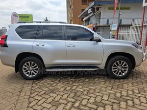 Toyota Land Cruiser Prado 2019 Silver