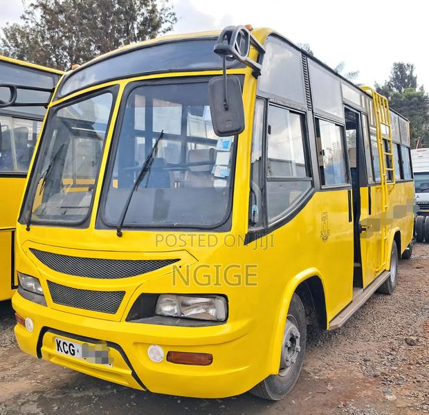 Isuzu NQR 2015 Yellow - thumbnail 4