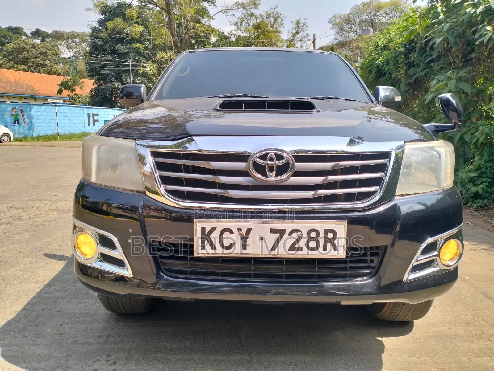 Toyota Hilux 2013 Black