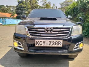 Toyota Hilux 2013 Black
