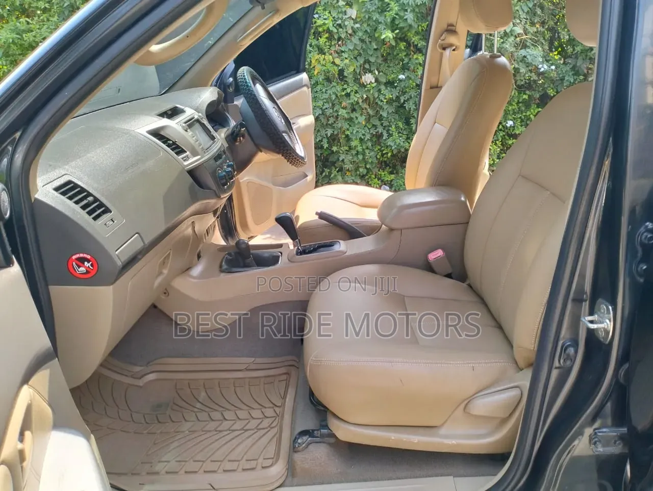 Toyota Hilux 2013 Black