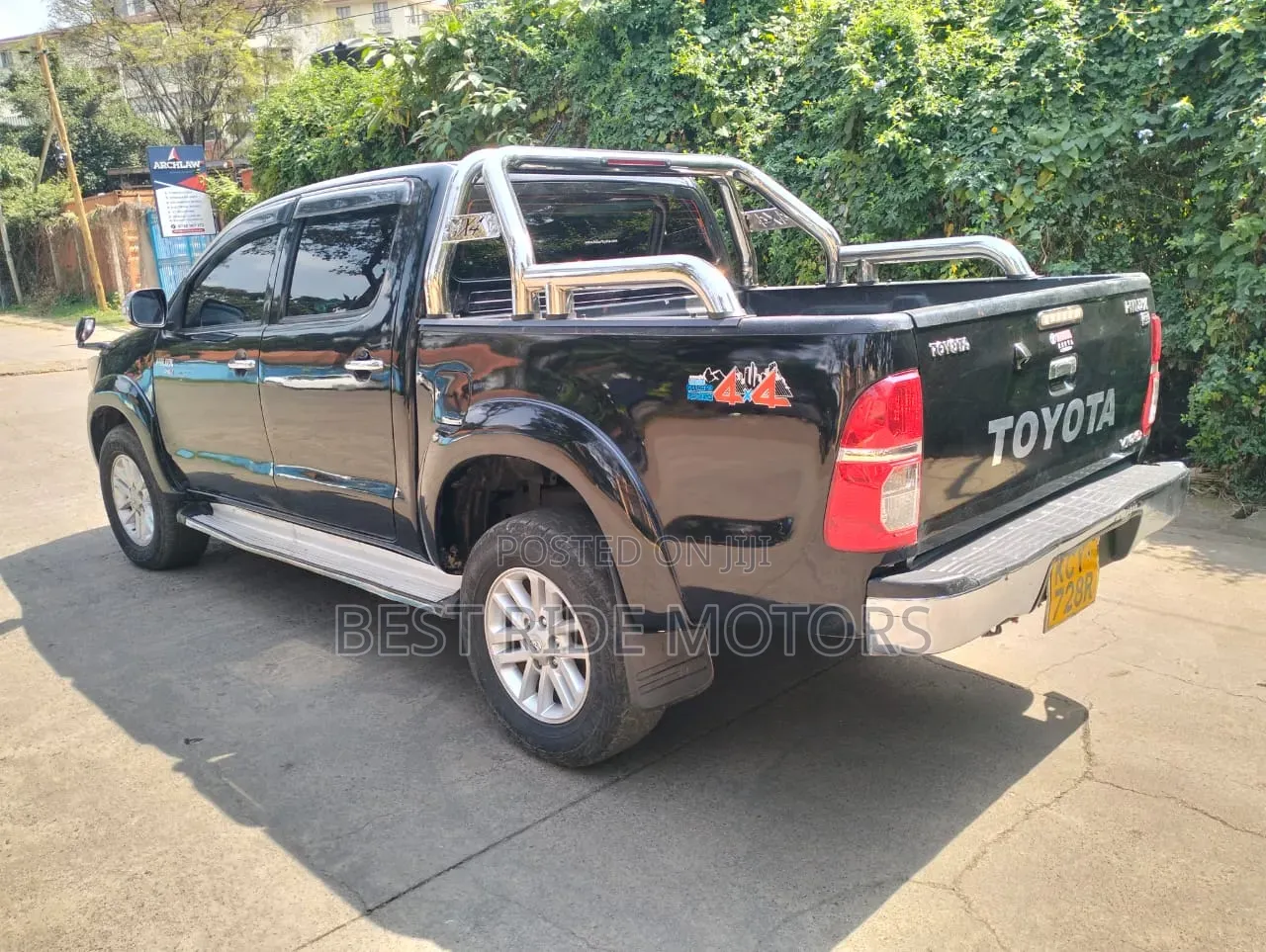 Toyota Hilux 2013 Black