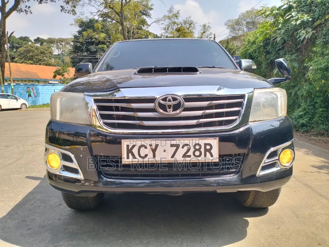 Toyota Hilux 2013 Black