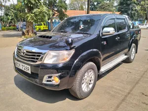Toyota Hilux 2013 Black