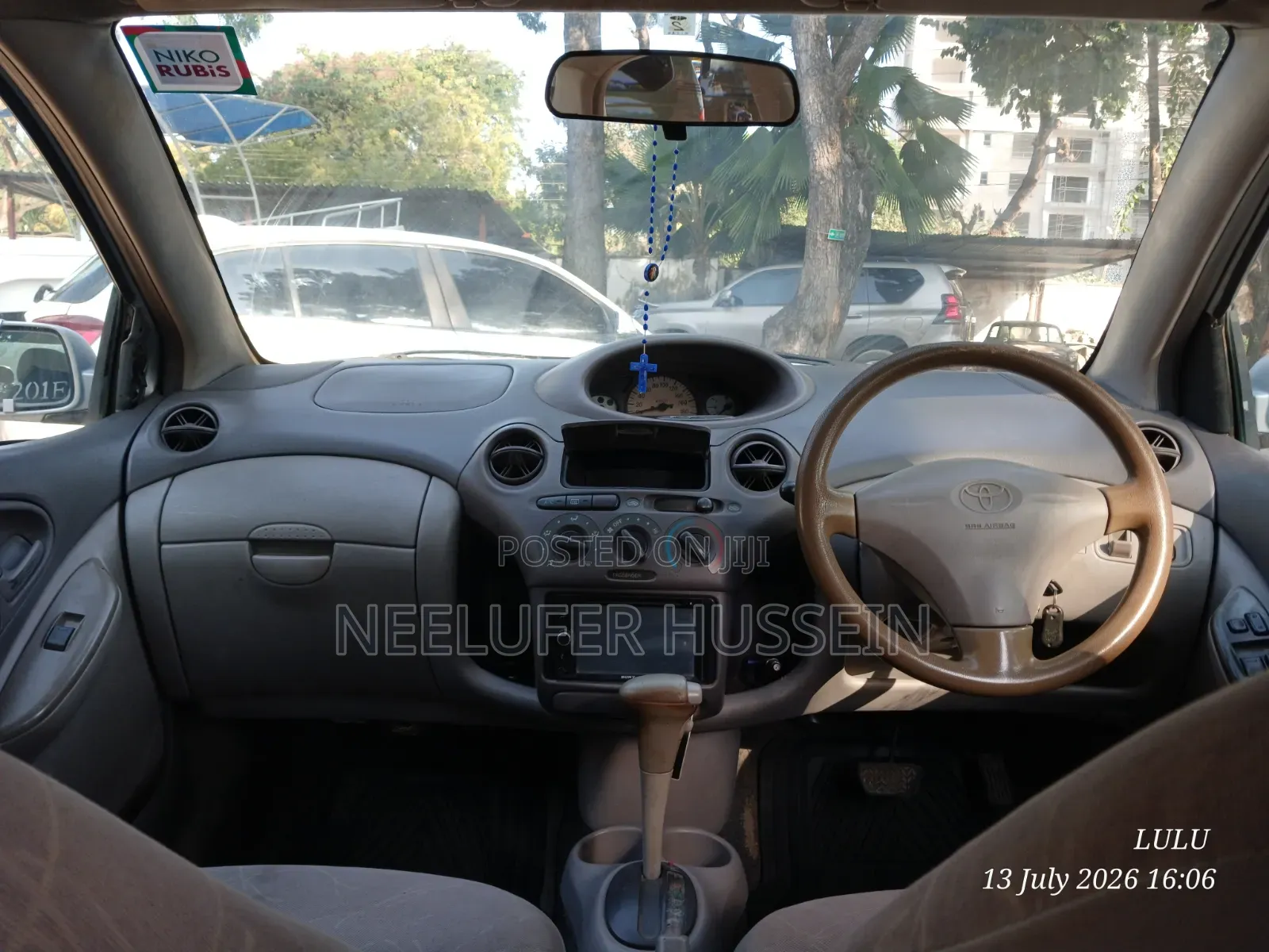 Toyota Platz 2000 Silver