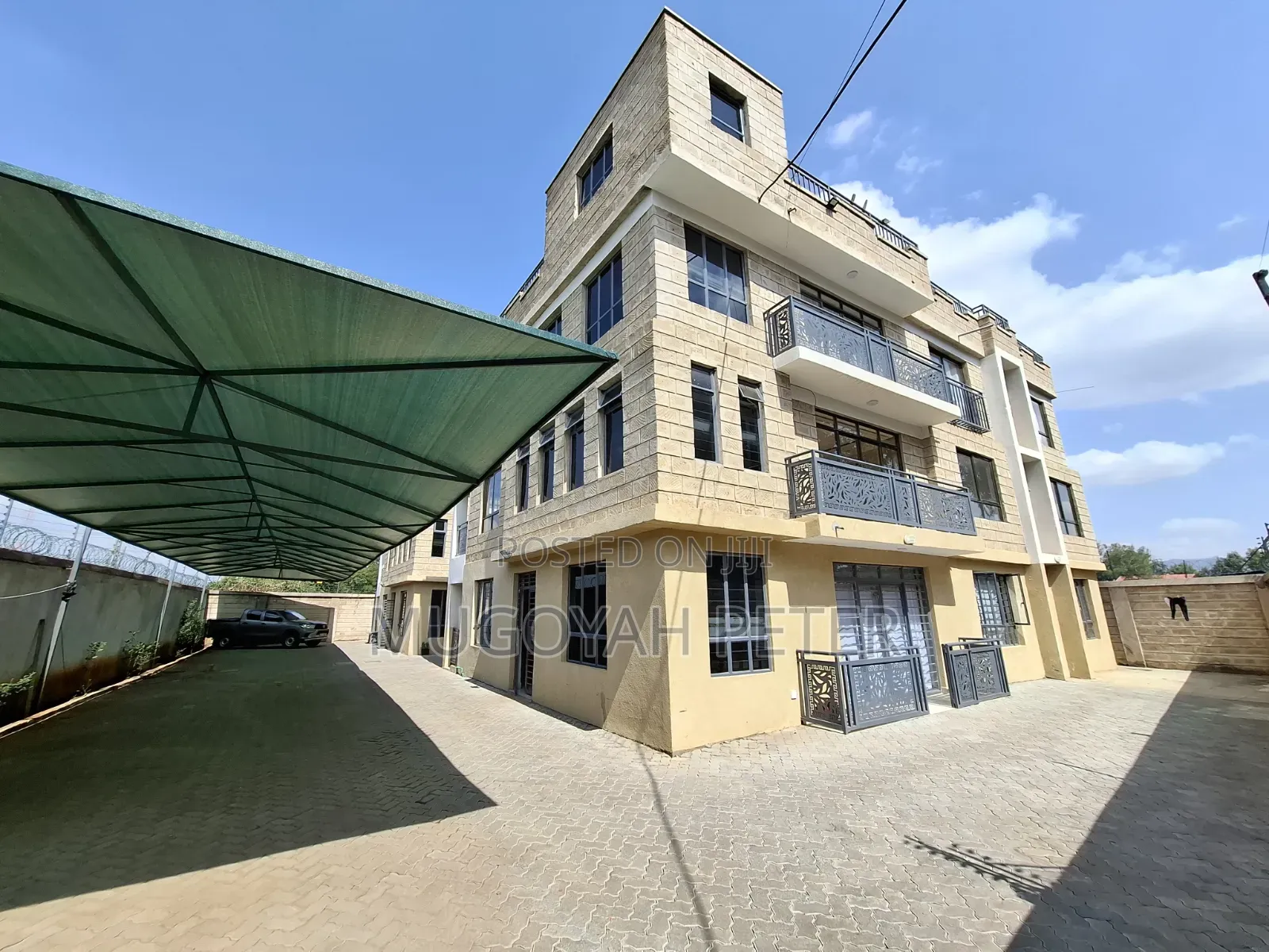 3bdrm Townhouse / Terrace in Kerarapon, Karen C for rent