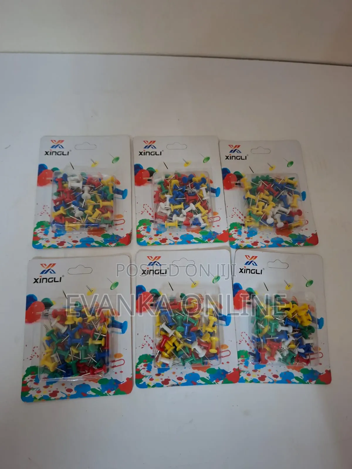 Push Pins/Thumbtacks - Pack of 100