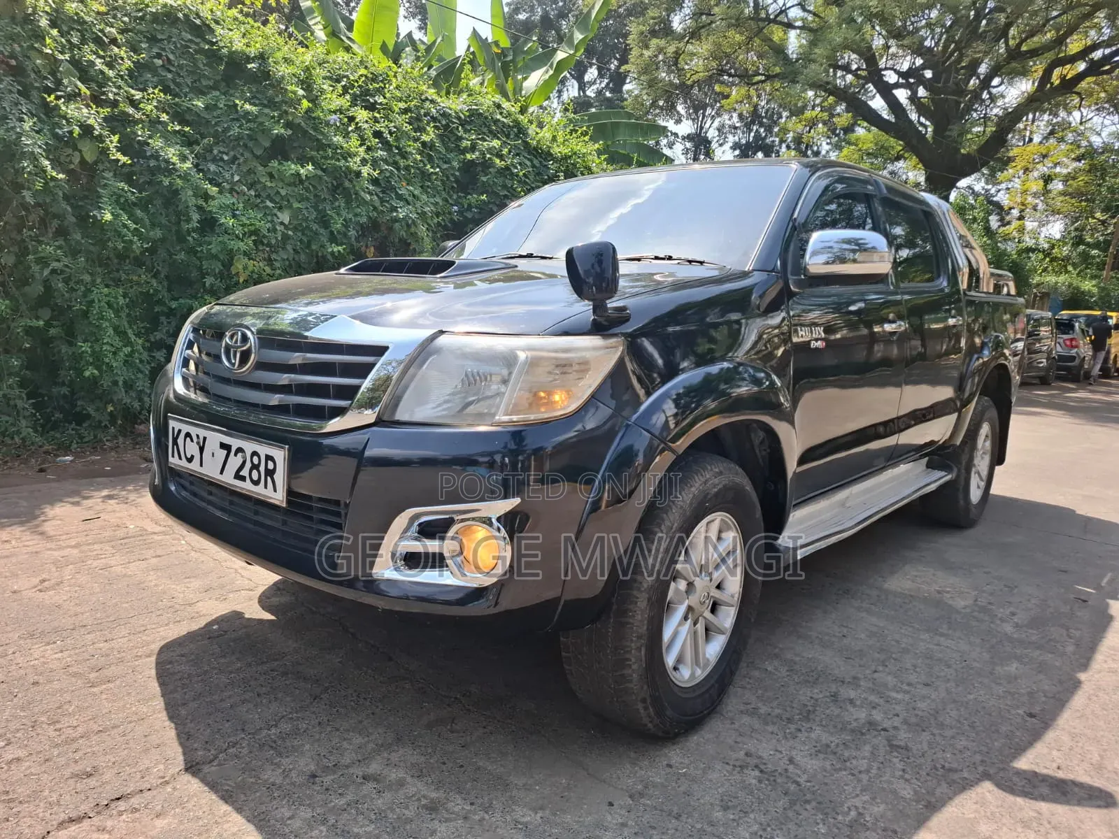 Toyota Hilux 2013 Black