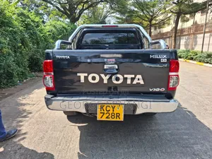 Toyota Hilux 2013 Black