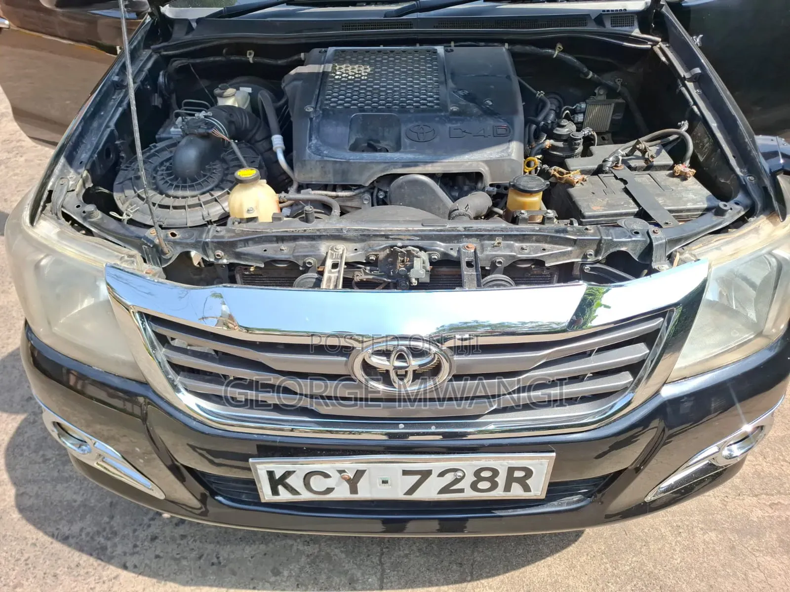 Toyota Hilux 2013 Black