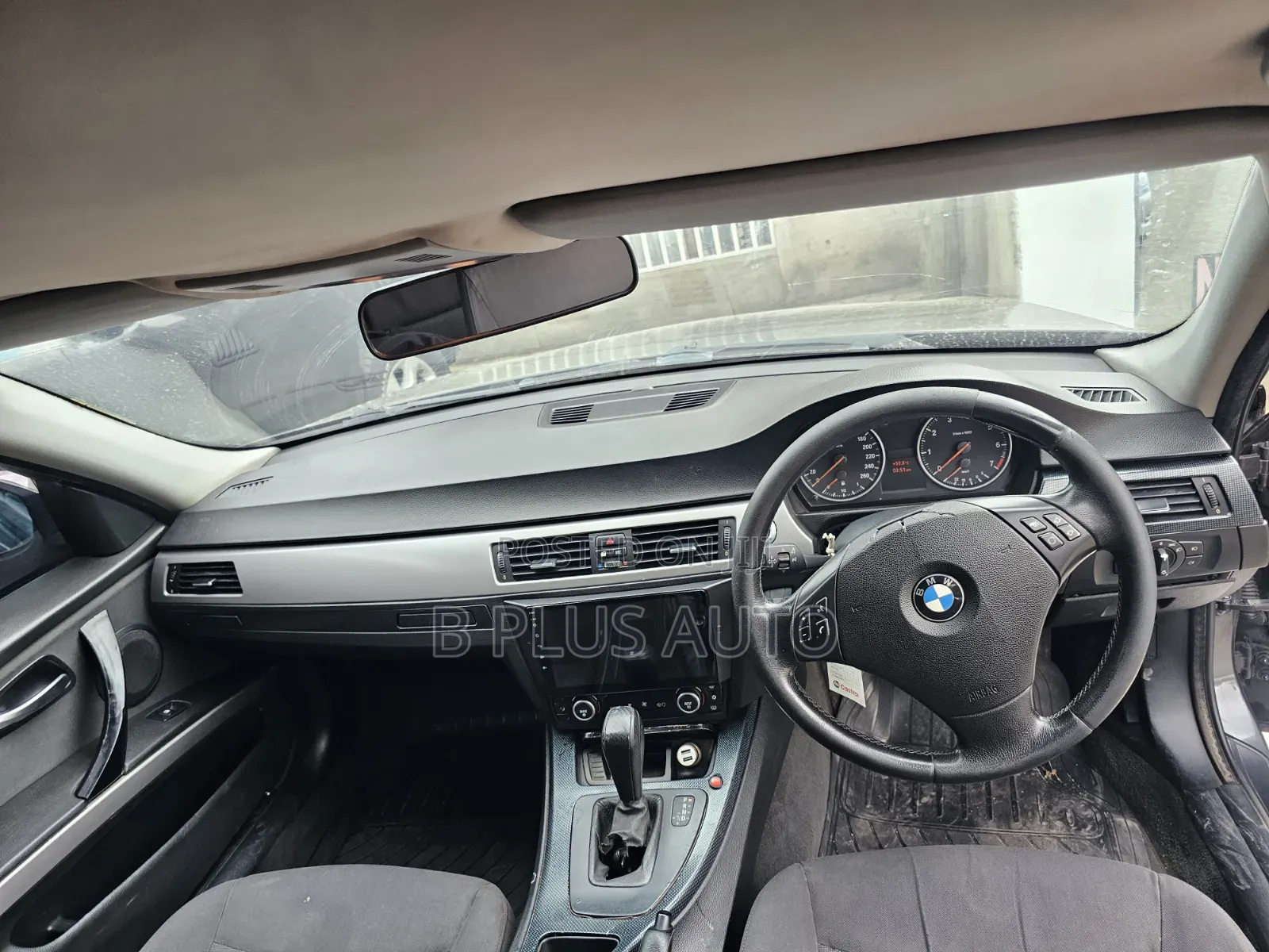 BMW 320i 2008 Black