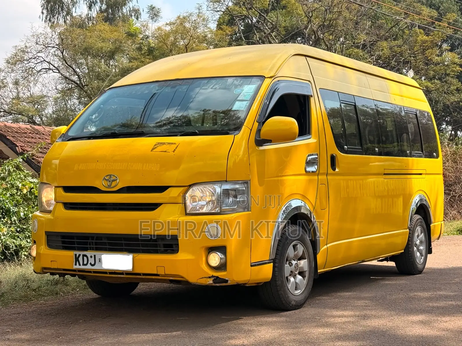 Toyota HiAce 2015 Yellow