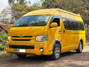 Toyota HiAce 2015 Yellow