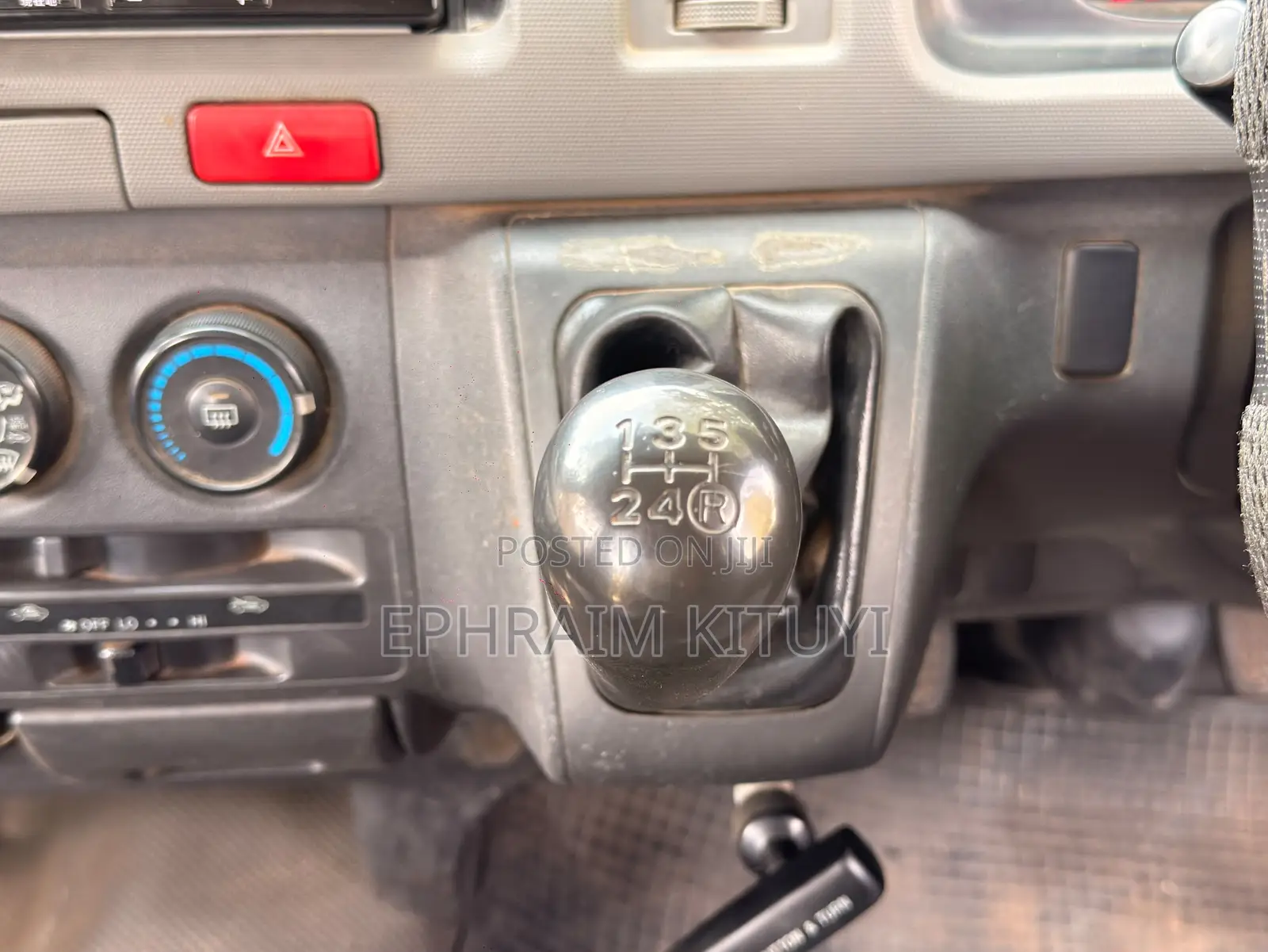 Toyota HiAce 2015 Yellow